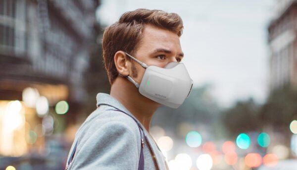 LG debuts mask with inbuilt air purifier